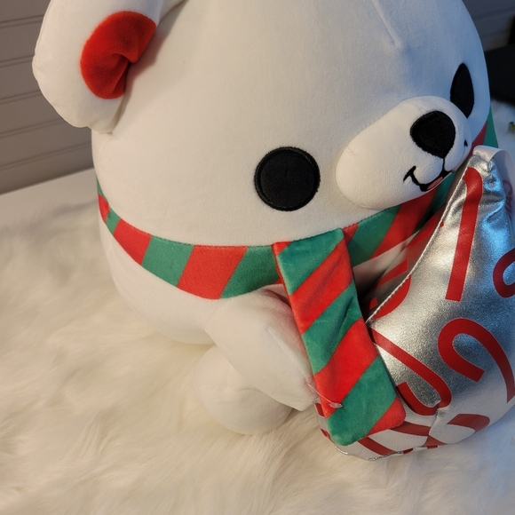Zuru Snackles Cute White Bear Plush with Scarf and Candy Cane - Picture 4 of 9